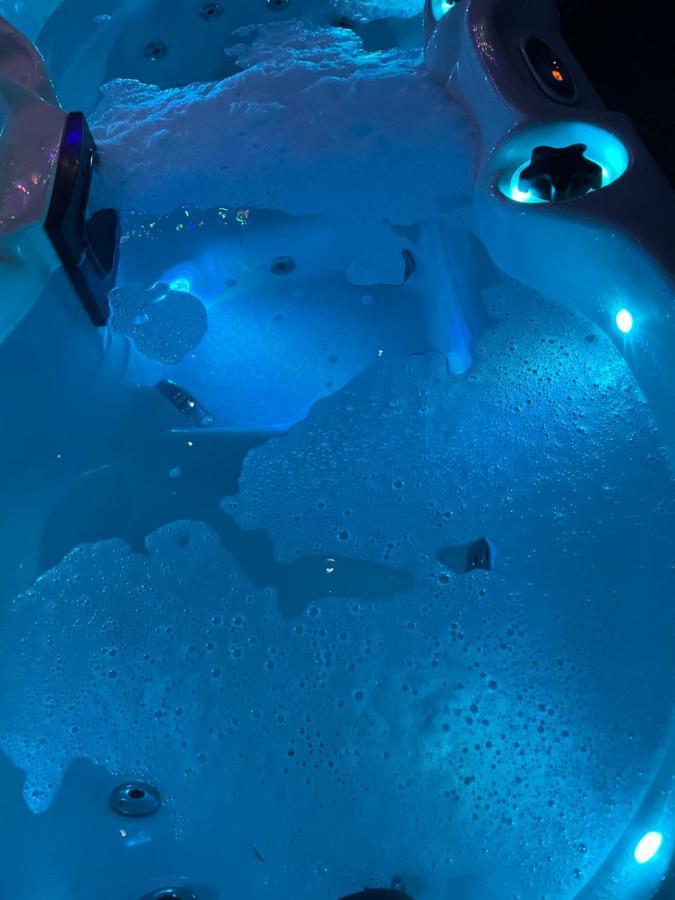 Bankhead Accommodation With Hot Tub Aberdeenshire Gamrie Exterior photo