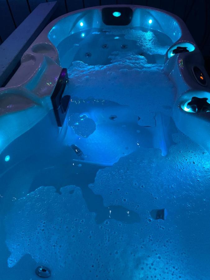 Bankhead Accommodation With Hot Tub Aberdeenshire Gamrie Exterior photo